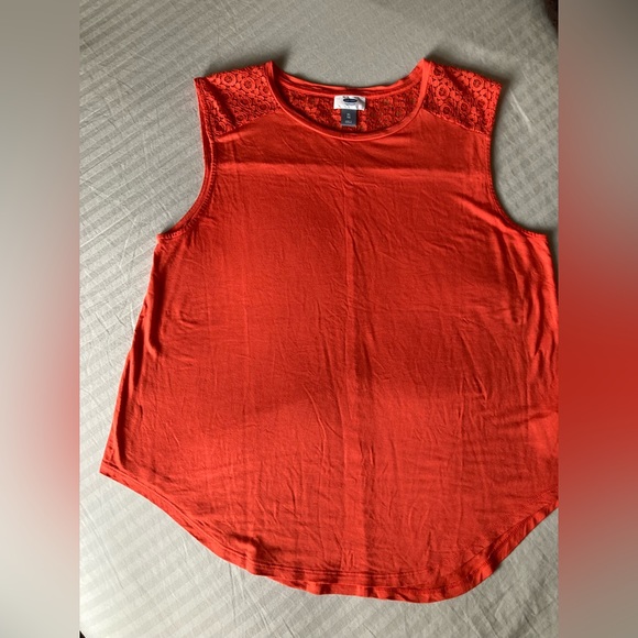 Old Navy top - Picture 1 of 2